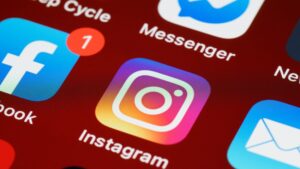 Does Instagram Still Share to Facebook