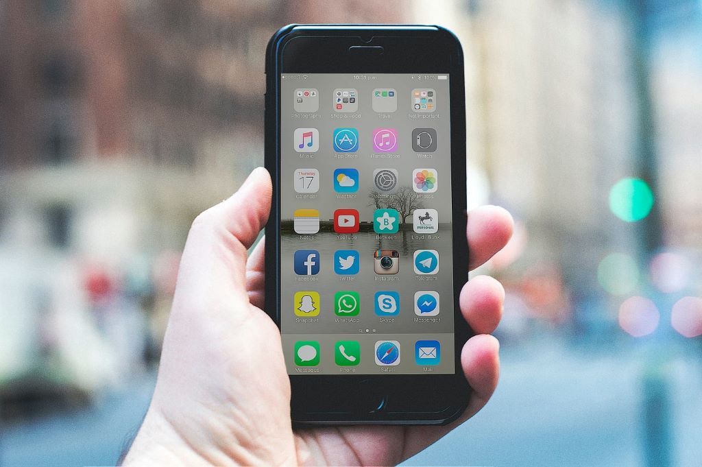 What are the negative impacts of social media on society?