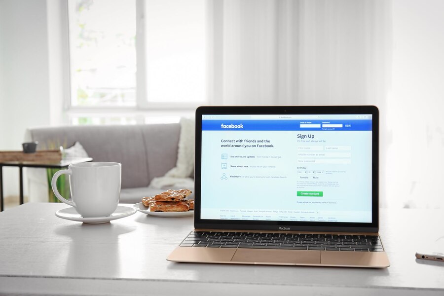 Check for Facebook Updates and Bug Fixes